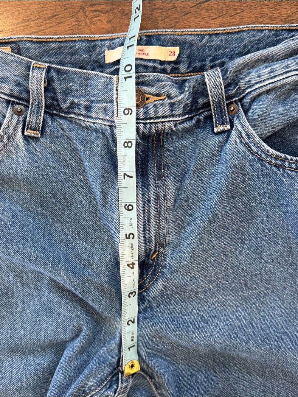 Levi's Baggy Dad Medium Wash Blue Denim Jeans 5-Pocket Women Size 28 - Picture 7 of 11